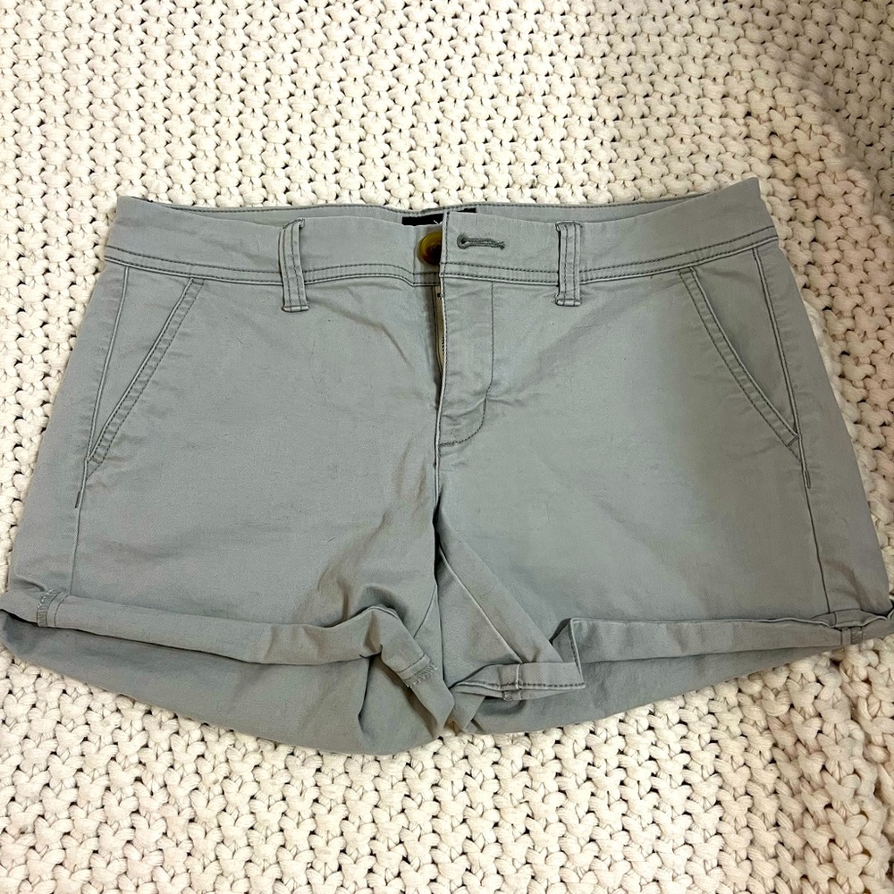 Women’s American Eagle midi length shorts in grey